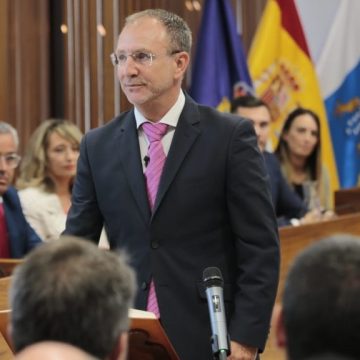 El presidente del Cabildo exige al Gobierno de España la transferencia de los 100 millones para la isla incluidos en los presupuestos