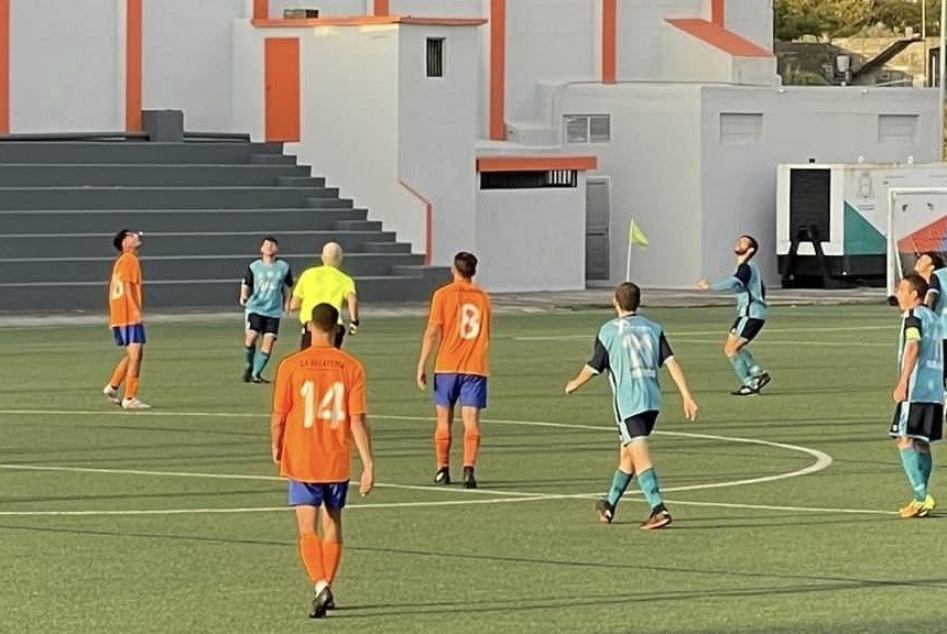 La Federación de Fútbol sanciona con 120 euros al Unión Breñas al no presentarse a un partido tras fallecer un futbolista de su plantilla