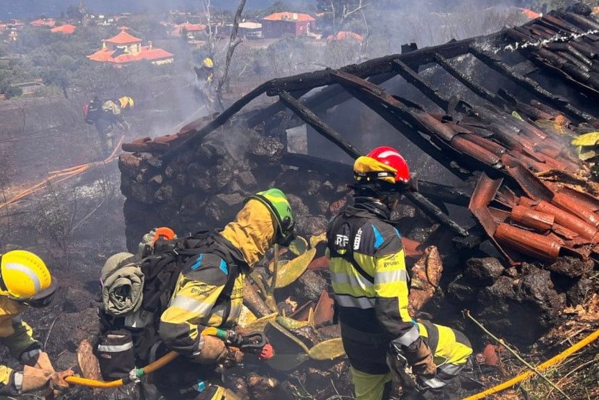 El incendio sigue fuera de control y afecta ya a más de 4.500 hectáreas