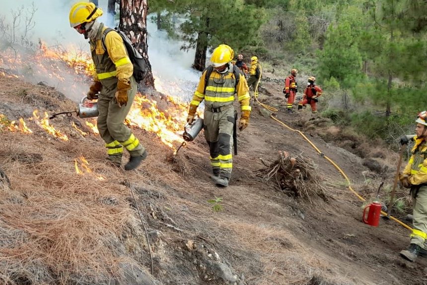 El incendio sigue activo y el fuego avanza “lentamente” en la Caldera donde ha afectado a 200 hectáreas