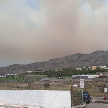 Se recomienda reducir la actividad al aire libre en Tijarafe, Puntagorda y el Valle de Aridane por «partículas en suspensión» generadas por el incendio