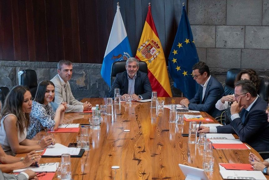 El primer consejo de Gobierno de Canarias nombra a cinco palmeros como directores generales