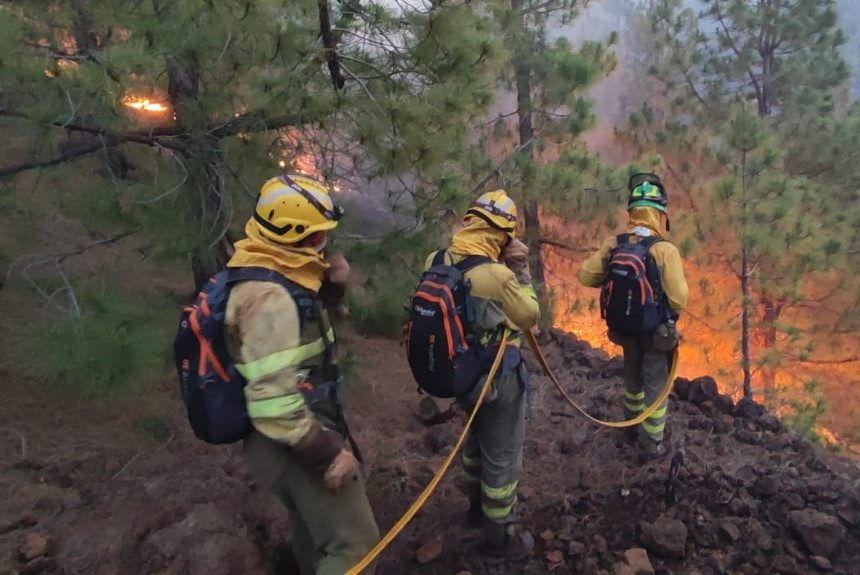 El incendio se encuentra “estabilizado” desde las 13:00 horas del miércoles, pero sigue en nivel 2
