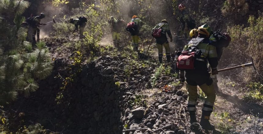 El incendio de La Palma se da por controlado y el Cabildo asume los trabajos de extinción