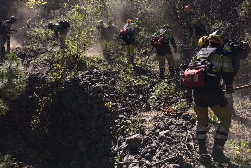 El incendio de La Palma se da por controlado y el Cabildo asume los trabajos de extinción