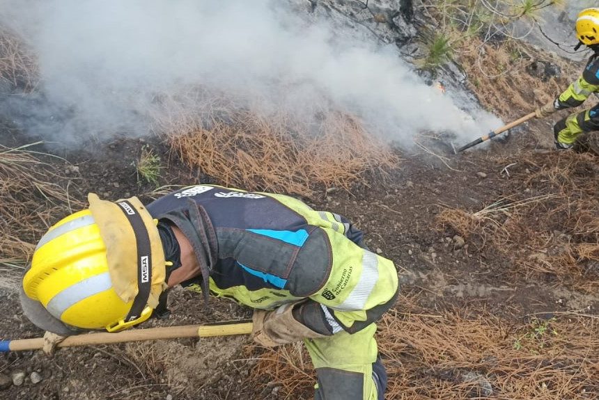 El incendio en la Caldera se mantiene en nivel 1, pero la situación mejora