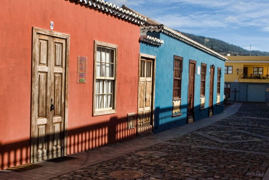 La ola de calor y la calima sitúan las temperaturas por encima de los 40 grados centígrados en algunos puntos de la isla