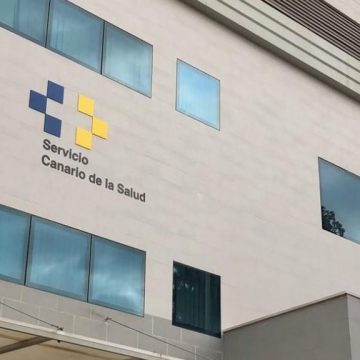La mascarilla será desde hoy obligatoria en los centros sanitarios de Canarias