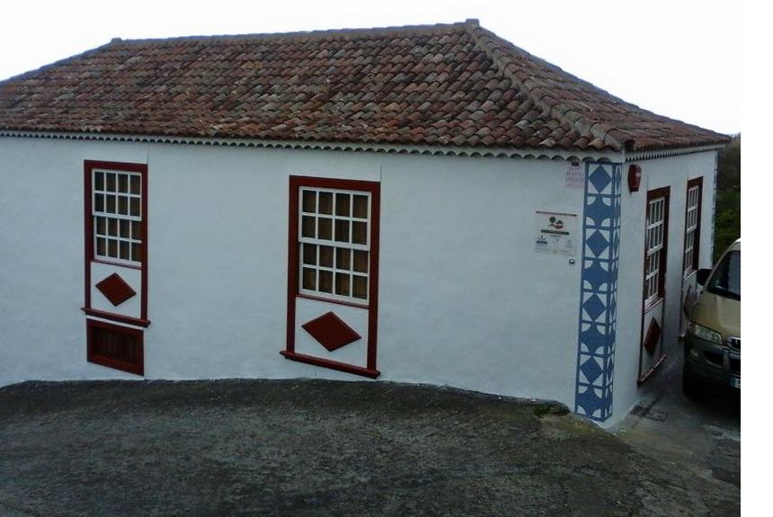 La acogida en la isla de menores migrantes enfrenta a los presidentes de los cabildos de El Hierro y La Palma