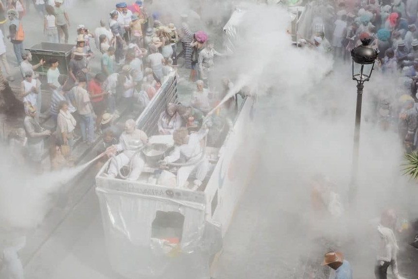 FORMATO POLVACERA AYTO LOS LLANOS Miles de personas celebran con la Gran Polvacera el día grande del Carnaval de Los Llanos de Aridane