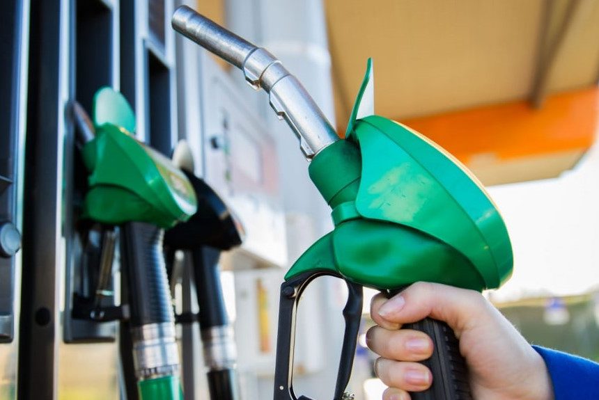 FORMATO SURTIDOR GASOLINA El Gobierno de Canarias espera que la bonificación de la gasolina se aplique “en este primer trimestre del año”