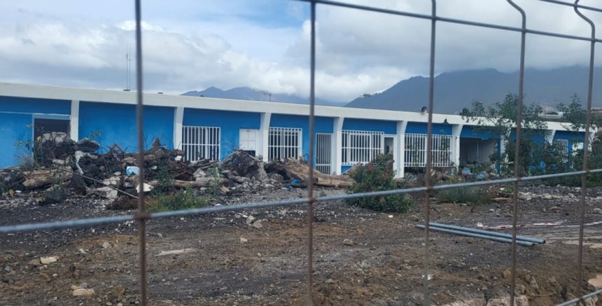 Cuestionan la demolición del único módulo del Colegio de La Laguna que no arrasó la lava