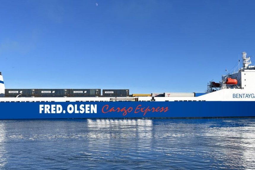 FORMATO FRED OLSEN CARGA El Cabildo asegura que no habrá ninguna “situación adversa” cuando Armas retire el barco Volcán de Taburiente