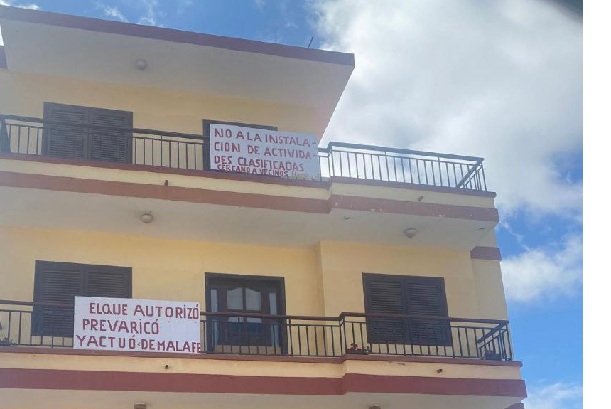 La terraza de verano de El Paso situada en las canchas de un colegio tiene autorización de Educación