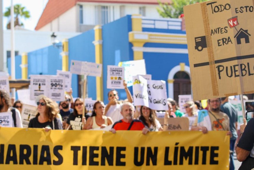 Unas 300 personas se manifiestan en Los Llanos “por otro modelo de desarrollo para La Palma”