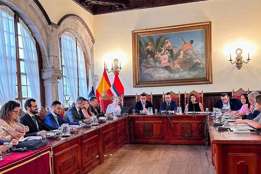 Asier Antona considera que pierde “muchísimo dinero” tras pasar a cobrar más de 4.000 euros como alcalde de Santa Cruz de La Palma