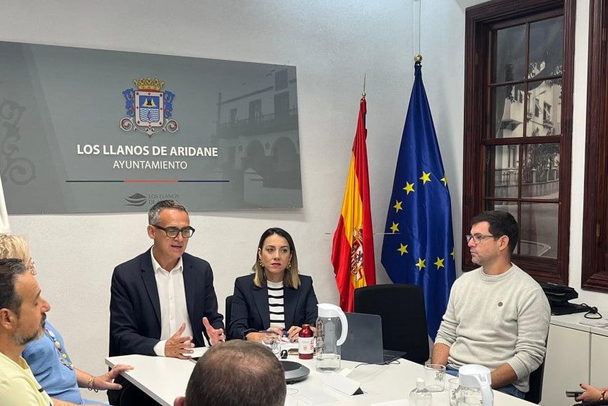 Comercio no ha recibido una notificación oficial del Ayuntamiento de Los Llanos renunciando a la liberalización de los horarios