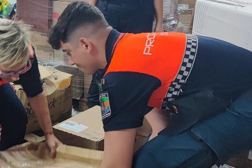 Voluntarios de Protección Civil de Los Llanos llevan la solidaridad de La Palma a municipios afectados por la DANA