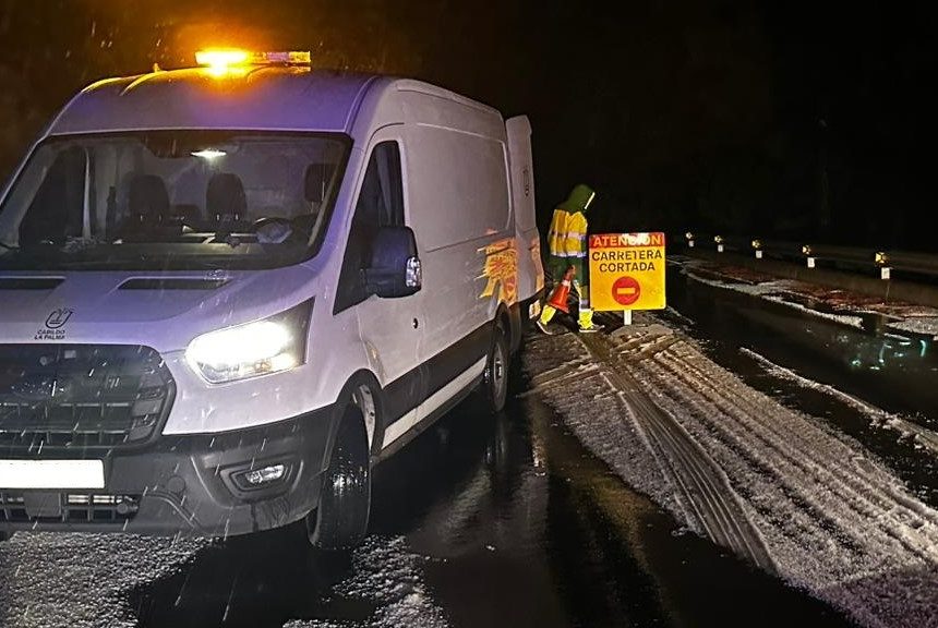 La DANA deja tres carreteras cortadas en La Palma por nieve, granizo y escorrentías