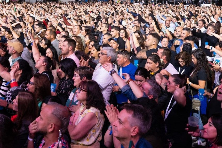 FORMATO ASISTENTES CONCIERTO ALEJANDRO FERNANDEZ El Cabildo justifica el sobrecoste de la dirección técnica del concierto de Alejandro Fernández en servicios que no estaban incluidos en el contrato