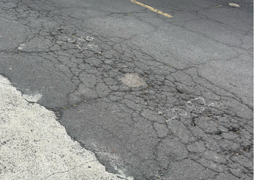 El PSOE denuncia el mal estado de la carretera LP-1 a su paso por el casco de Tijarafe