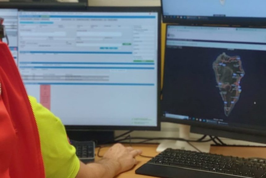 Un camión vuelca a la salida del Túnel Nuevo de la Cumbre y fallece su conductor