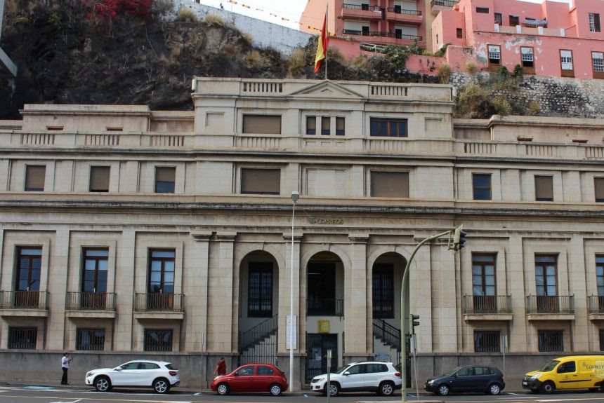 FORMATO CORREOS SPC Inician una recogida de firmas para preservar las oficinas de Correos en Santa Cruz de La Palma en su ubicación actual