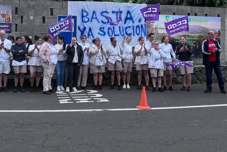 FORMATO HUELGA HOSTELERIA Trabajadores de dos hoteles en La Palma se suman a la huelga provincial en la hostelería
