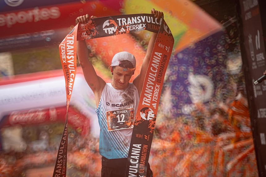 FORMATO PETER FANO Peter Fano y Anne-Lise Rousset conquistan la ultramaratón de la Transvulcania adidas TERREX
