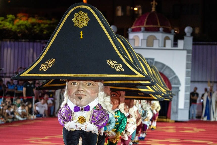 El Cabildo destinó 19.000 euros a asociaciones de mayores para asistir a la Danza de los Enanos