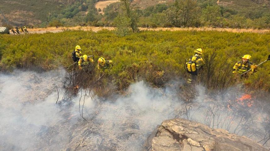 Las BRIF de Puntagorda participan desde esta mañana en la extinción del incendio de Chandrexa, en Ourense
