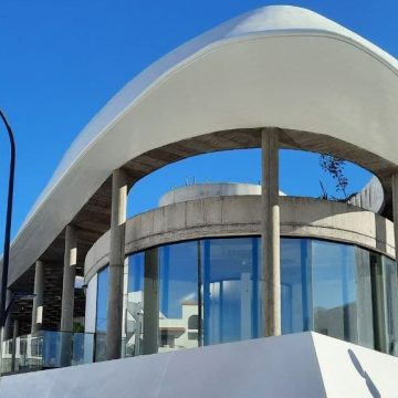 La apertura de la parada de guaguas en Puerto Naos, bloqueada por un problema de titularidad del suelo