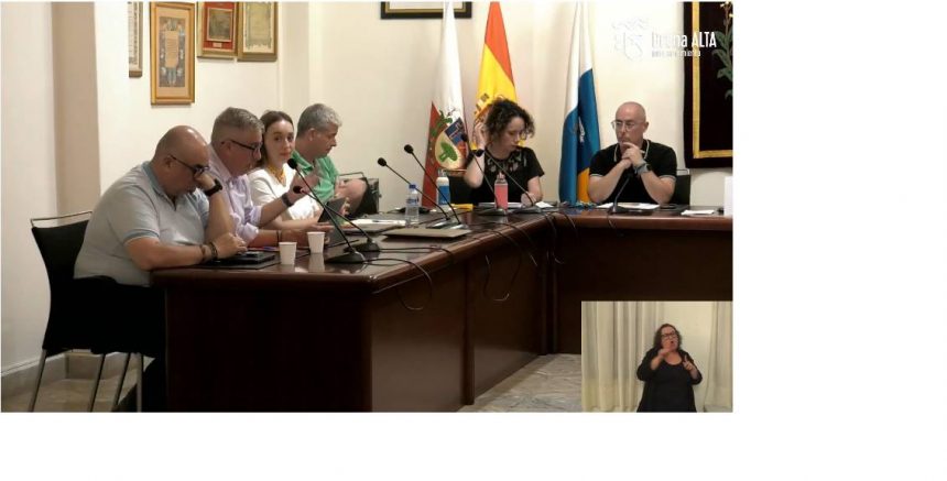 La oposición pide cumplir el calendario de plenos en Breña Alta y el alcalde responde que esa demanda “no es política útil”