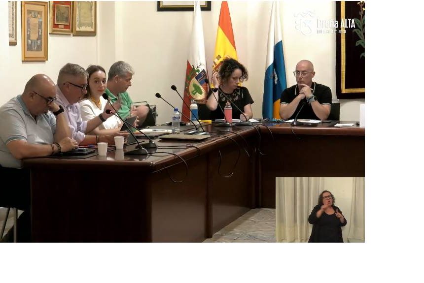 La oposición pide cumplir el calendario de plenos en Breña Alta y el alcalde responde que esa demanda “no es política útil”