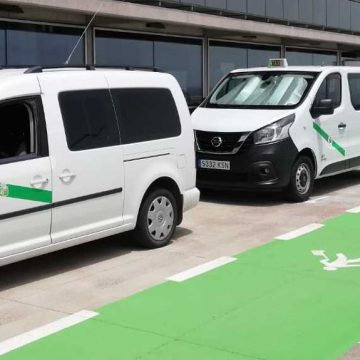Desde junio, solo taxis de Villa de Mazo y Breña Baja pueden recoger viajeros en el aeropuerto