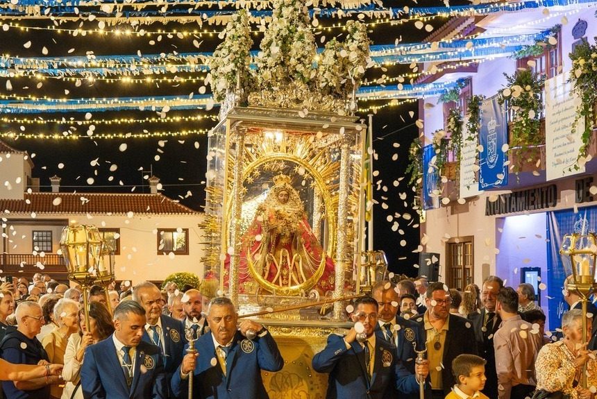 La Virgen de Las Nieves comenzó en Puntallana su peregrinación por todos los municipios de la isla