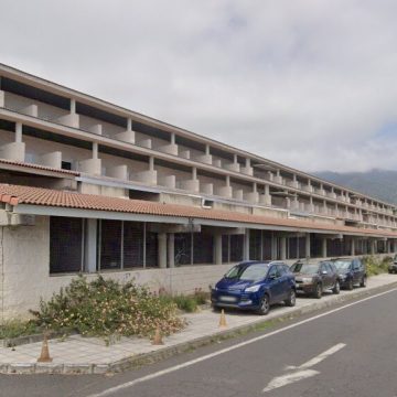 Habilitarán 90 nuevas plazas como solución provisional al aparcamiento en el hospital