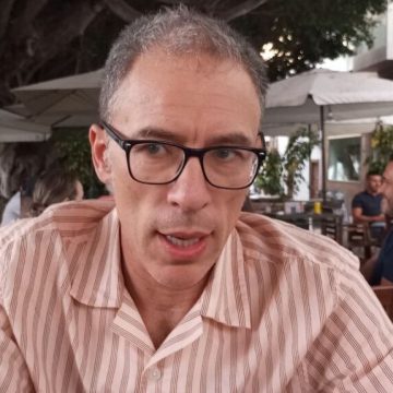 Víctor Yanes: “Una erupción es un hachazo a la vanidad. Te puede hacer más sabio, pero sobre todo más humilde”