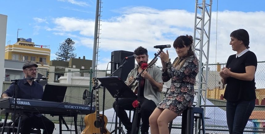 Más de 2.800 escolares disfrutan del concierto de Rozalén en el II Congreso Educativo y Cultura Isla Bonita