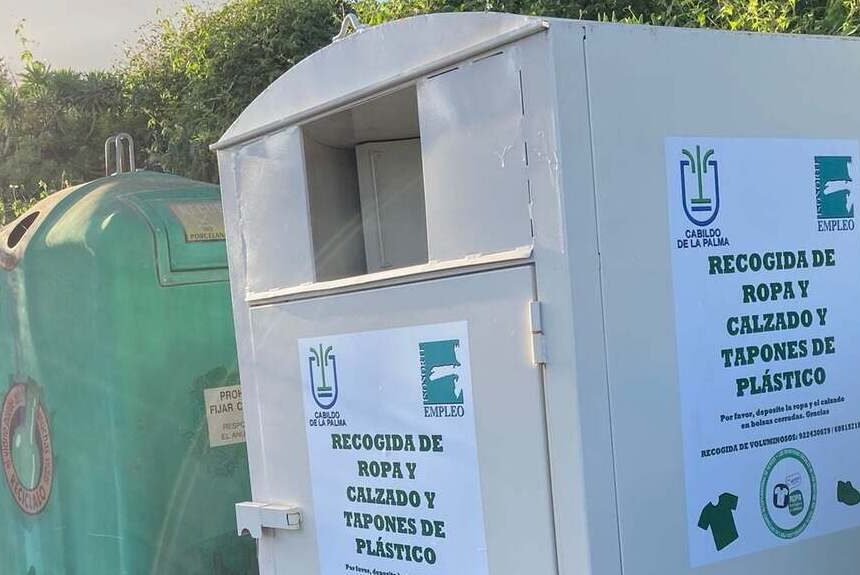 Los ayuntamientos de La Palma siguen sin una solución para la recogida de ropa y calzado usados