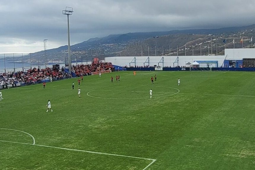 El Mensajero vence (0–2) al Tenisca en el regreso del clásico del fútbol palmero