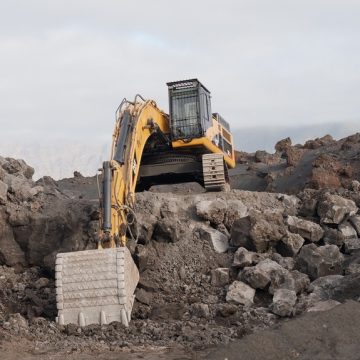 Obras Públicas prevé concluir en 14 meses el tramo de la LP-2 sepultado por el volcán
