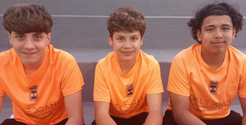 La burocracia deja cinco meses sin jugar al fútbol a tres jugadores de la UD Los Llanos nacidos fuera de España