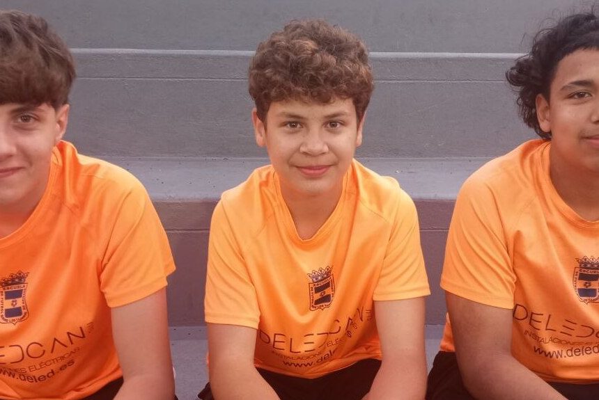 La burocracia deja cinco meses sin jugar al fútbol a tres jugadores de la UD Los Llanos nacidos fuera de España