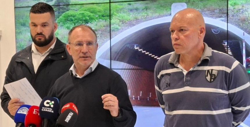 FORMATO SEMAFOROS TUNEL RUEDA PRENSA Paso con semáforos en el túnel de la Cumbre durante las obras de asfaltado de la LP-3