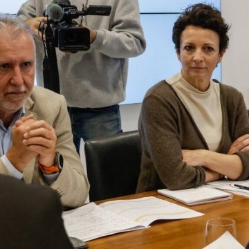 Torres garantiza bonificación del 60% del IRPF y se abre a actualizar los convenios de reconstrucción