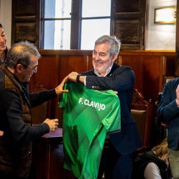 Clavijo vuelve a acusar en La Palma al Gobierno de España de “ocultar información” sobre el Hondius