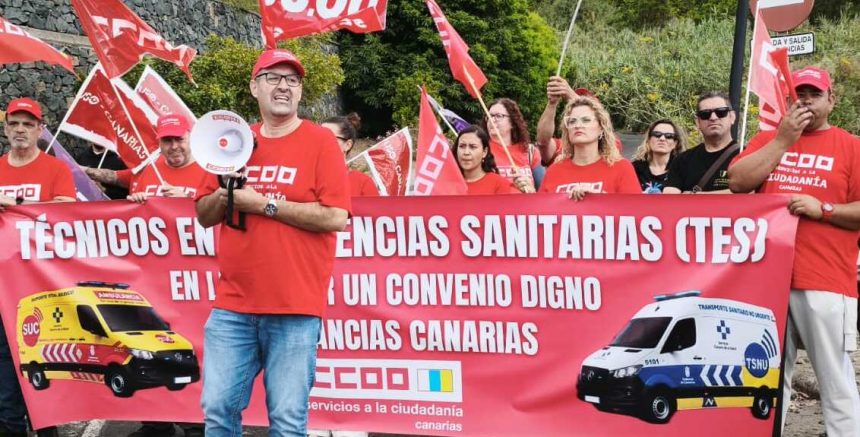 Trabajadores de ambulancias se concentran ante el Hospital de La Palma y denuncian el bloqueo patronal del convenio colectivo