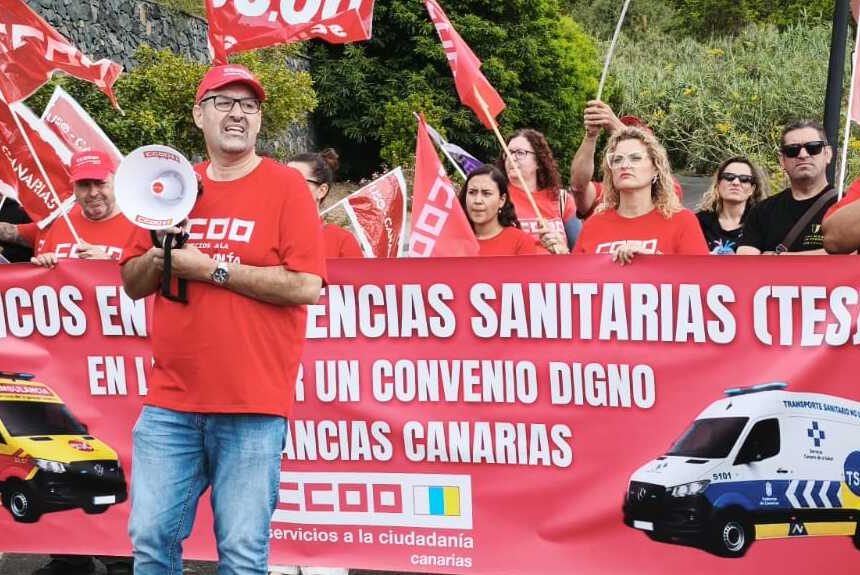 Trabajadores de ambulancias se concentran ante el Hospital de La Palma y denuncian el bloqueo patronal del convenio colectivo