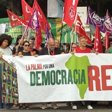 Nueve colectivos se movilizaron en Los Llanos de Aridane por una “democracia real”